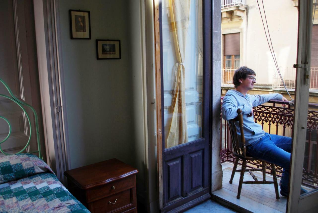 Casa Verdi - House Of Travelers Catania Luaran gambar